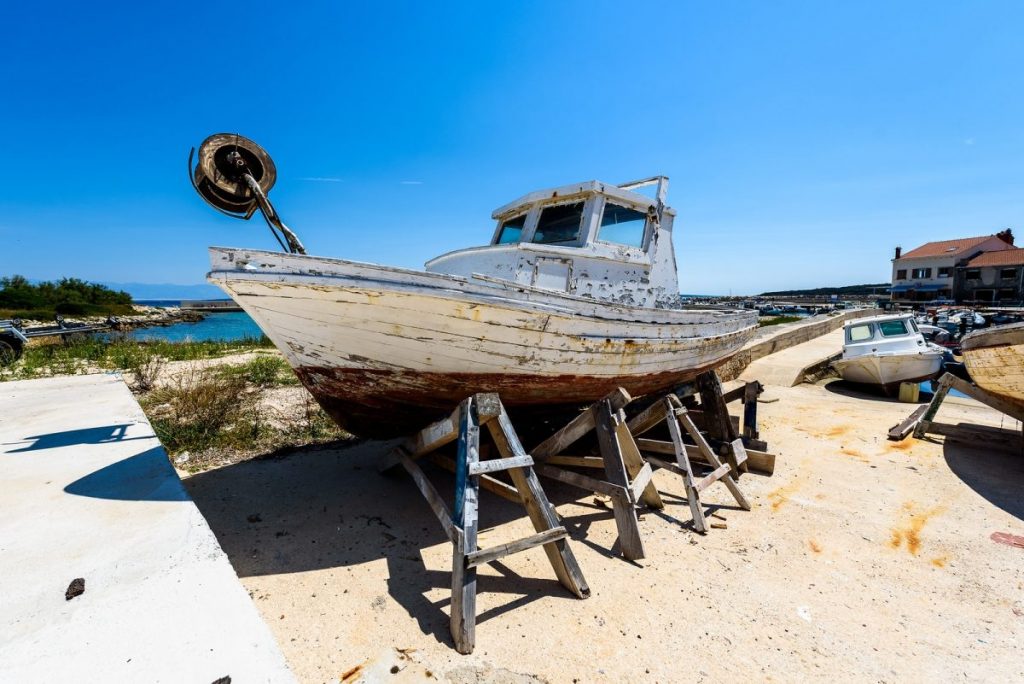 Tips for Restoring an Older Boat